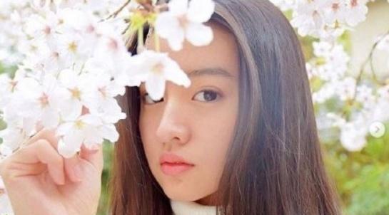 易烊千玺和木村拓哉女儿合作,网友炸了,一瞬间不知道该羡慕谁